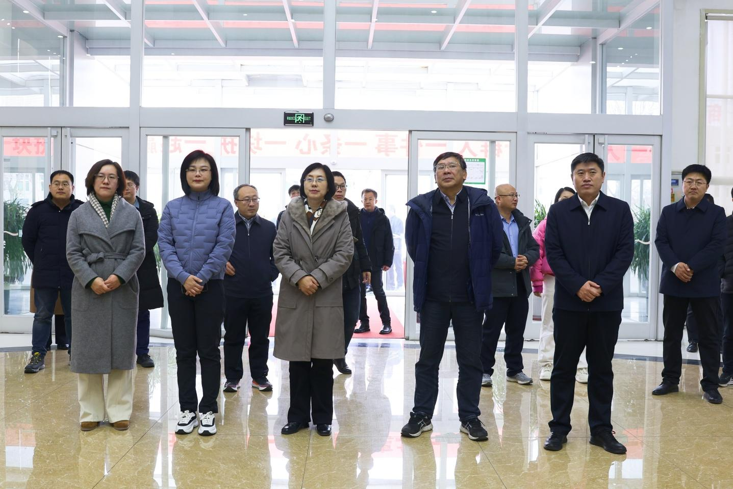 中國(guó)社會(huì)科學(xué)院農(nóng)村發(fā)展研究所黨委書記、副所長(zhǎng)杜志雄一行來山東三星集團(tuán)調(diào)研