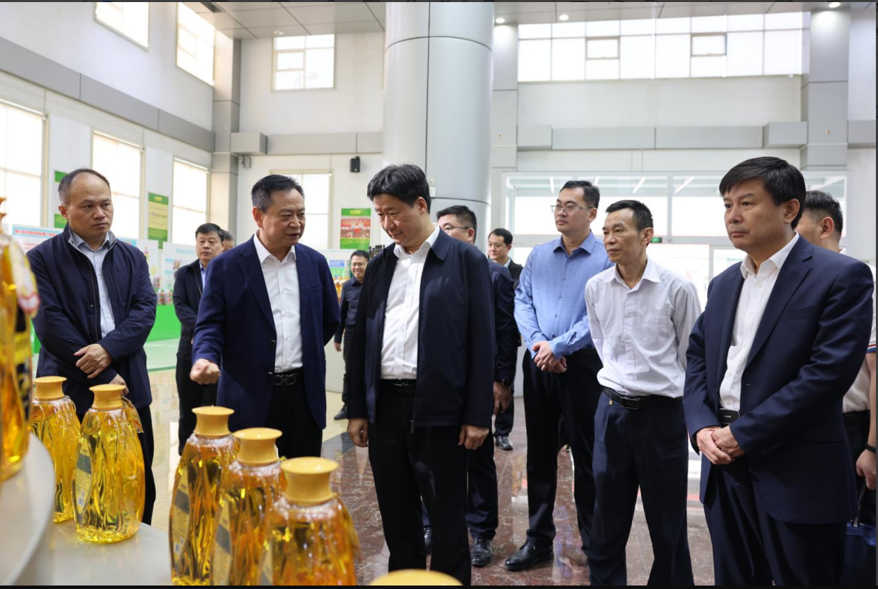 廣東省市場監(jiān)管局黨組成員、副局長郭宇華一行來山東三星集團調(diào)研