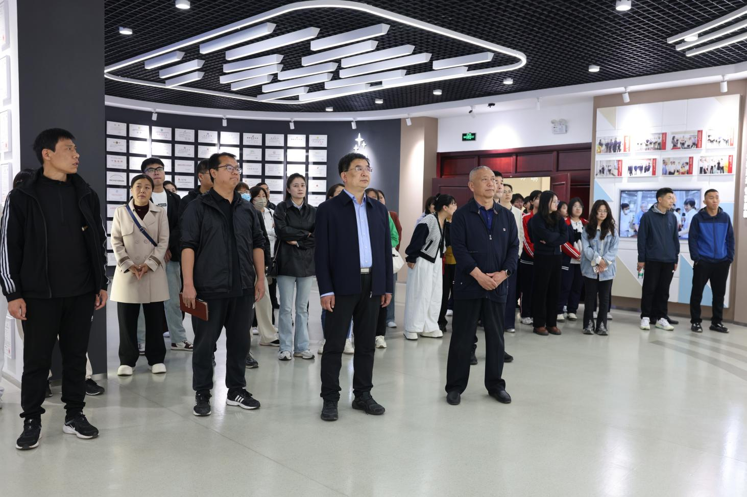 魯中職業(yè)學院來山東三星集團參觀交流