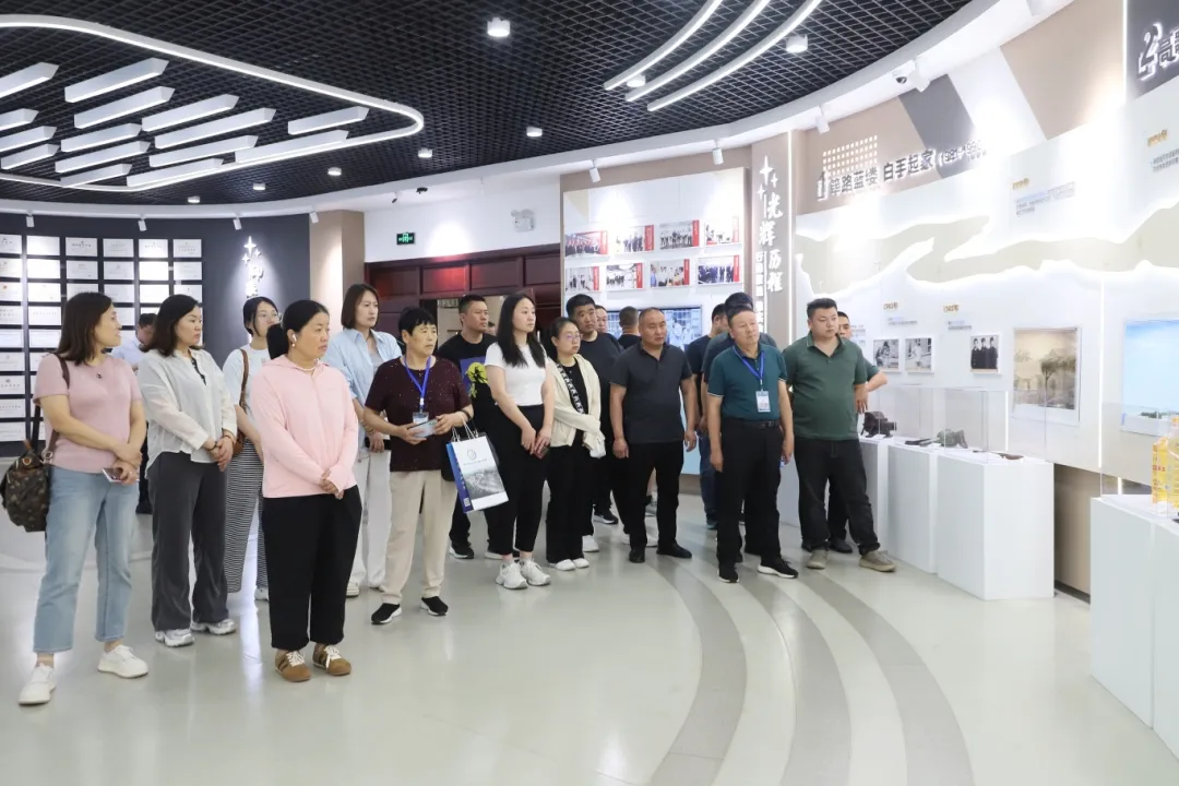 濱州北海經(jīng)濟(jì)開(kāi)發(fā)區(qū)村（社區(qū)）黨組織書(shū)記、村（居）委會(huì)主任和村黨組織帶頭人后備力量示范培訓(xùn)班來(lái)山東三星集團(tuán)參觀學(xué)習(xí)