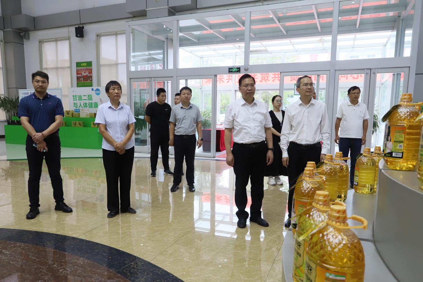 安徽糧食工程職業(yè)學(xué)院黨委副書(shū)記、院長(zhǎng)武杰一行來(lái)山東三星集團(tuán)參觀交流