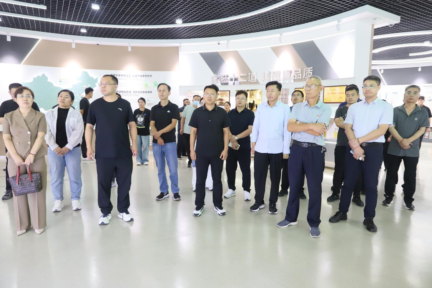 鄒平市新興領(lǐng)域黨組織書(shū)記、黨務(wù)工作者能力提升培訓(xùn)班來(lái)山東三星集團(tuán)觀摩學(xué)習(xí)