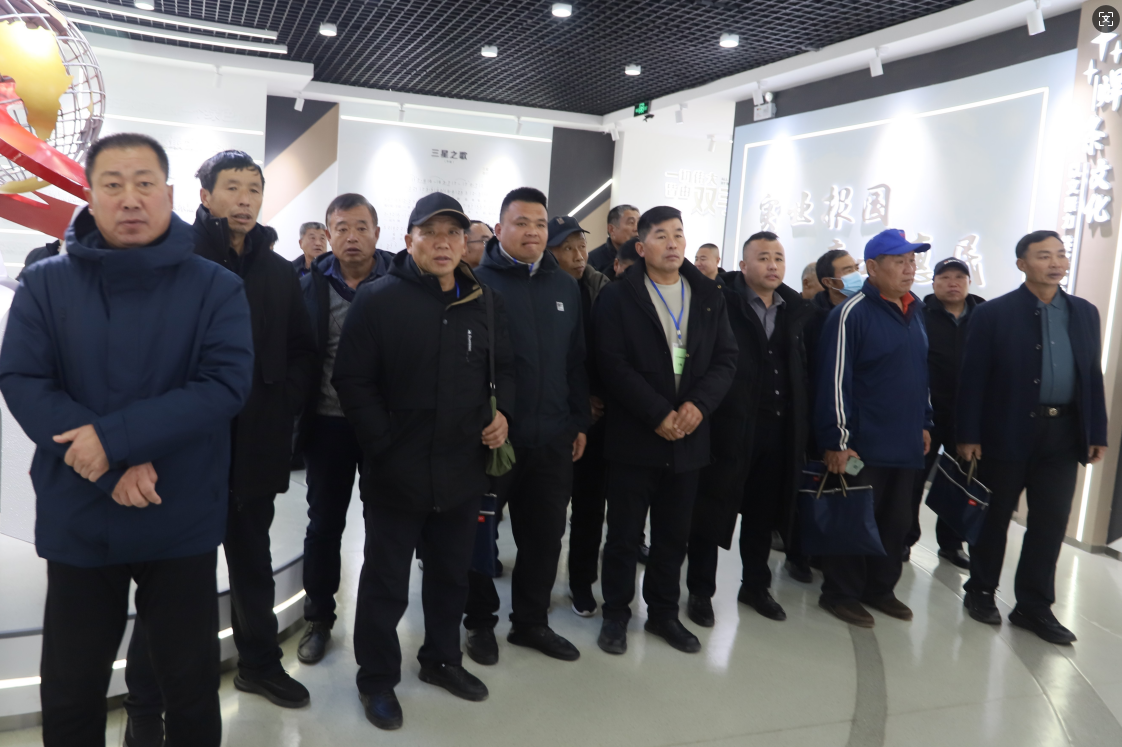 樂(lè)陵市高素質(zhì)農(nóng)民糧油產(chǎn)能提升主體培育培訓(xùn)班走進(jìn)山東三星集團(tuán)參觀學(xué)習(xí)