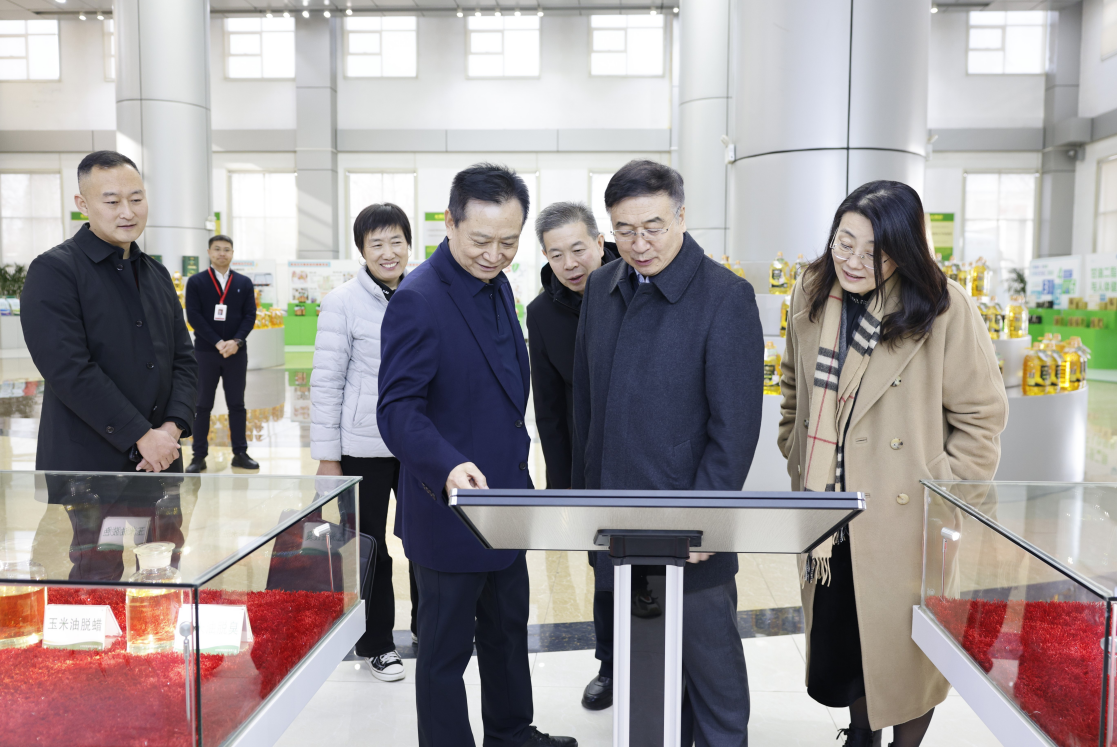 中國糧食經(jīng)濟學(xué)會會長韓衛(wèi)江一行來山東三星集團調(diào)研